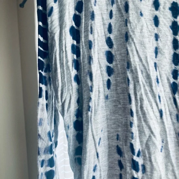 Gray and Navy Tye Dye Top - Picture 4 of 4